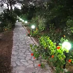 Amfitriti & 호텔 락카