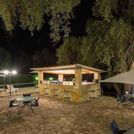 Amfitriti & Hotel Lakka (Paxos)