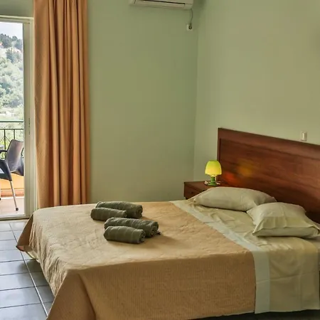 Amfitriti & Hotel Lakka (Paxos)