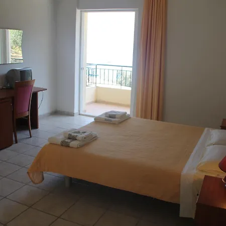 Amfitriti & 3* Lakka (Paxos)