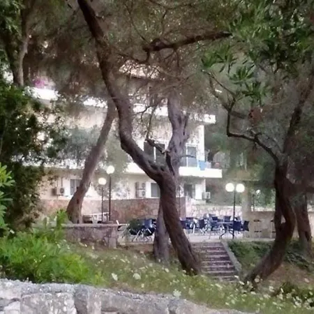 Hotel Amfitriti &