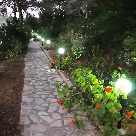Amfitriti & Hotel Lakka (Paxos)