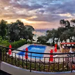 Hotel Amfitriti &