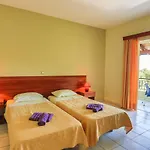 Amfitriti & Hotel 3*