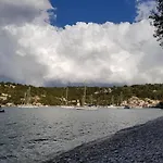 Hotel Amfitriti &
