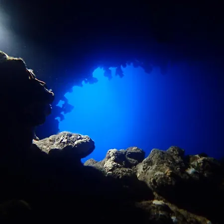 Hotel Amfitriti & 3*