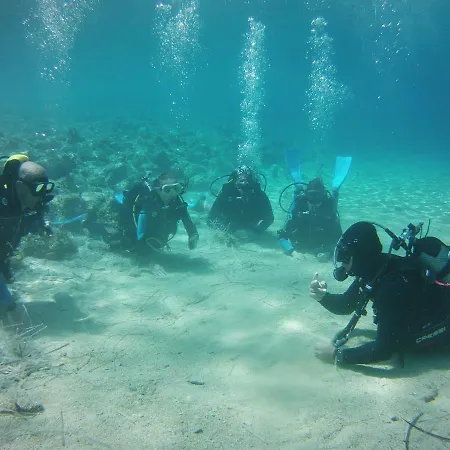 Hotel Amfitriti & 3*