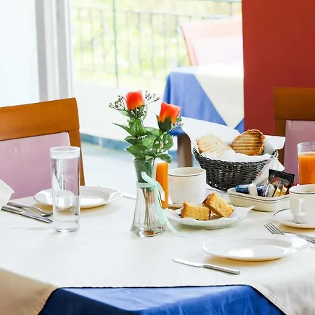 Amfitriti & Hotel 3*