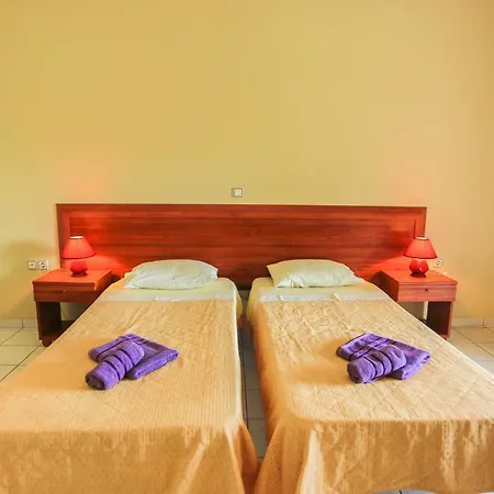 Amfitriti & Hotel Lákka