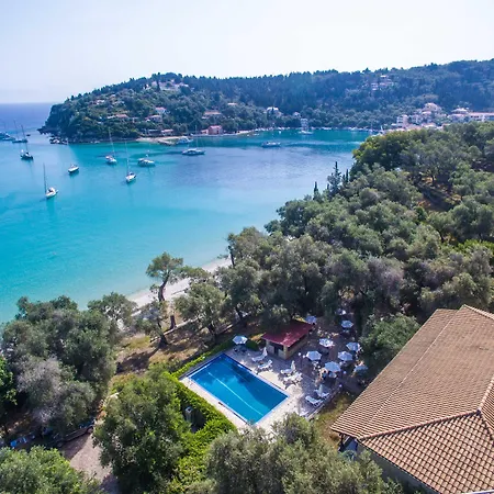 Hotel Amfitriti & 3*