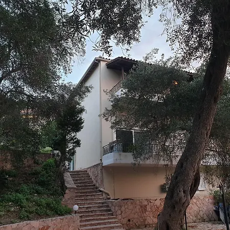 Hotel Amfitriti & 3*