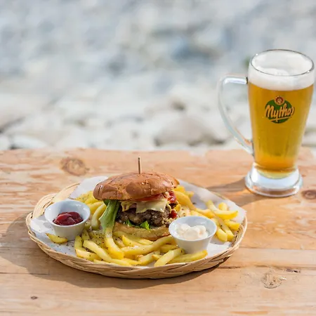 Hotel Amfitriti & Lákka