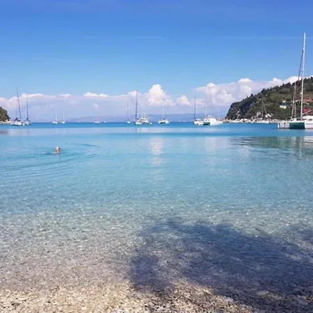 Amfitriti & 3* 락카