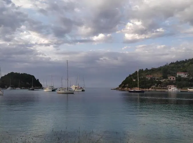 Amfitriti Hotel&studios 3*