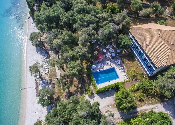 Amfitriti & Hotel 3*