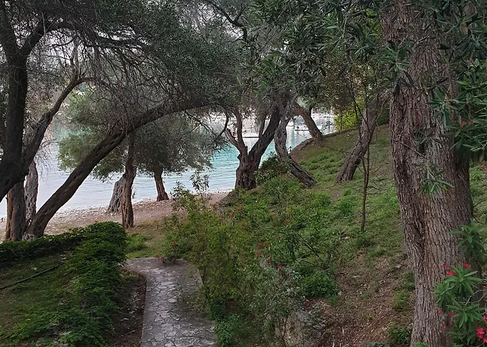 Amfitriti Hotel&studios Lákka