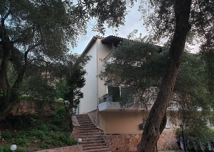 Hotel Amfitriti & 3*
