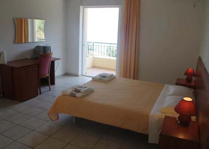 Amfitriti Hotel&studios 3* Lákka