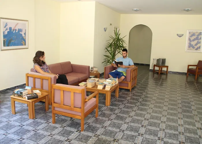 Amfitriti & Hotel 3*